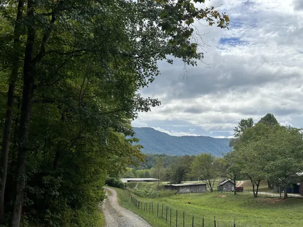 6 Mile Rd, Maryville, TN 37803