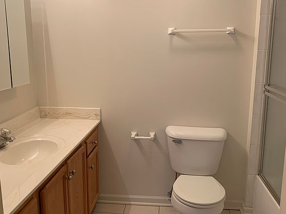 2nd image of 6463 N Northwest Hwy APT 106