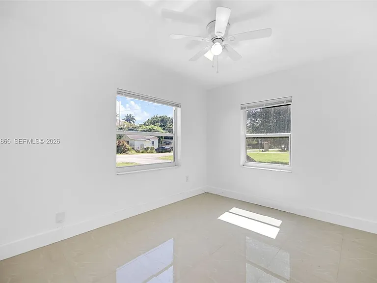 555 NW 90th St #EL — Photo 1