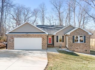 1790 Kathy St, Newton, NC 28658