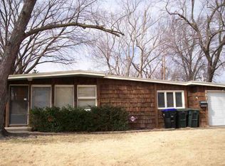 1813 SW Belle Ave, Topeka, KS 66604