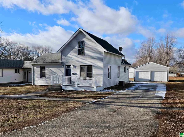 409 Pearl St, Aurelia, IA 51005