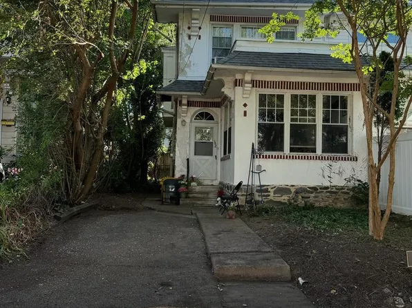 142 Arnold Rd, Ardmore, PA 19003