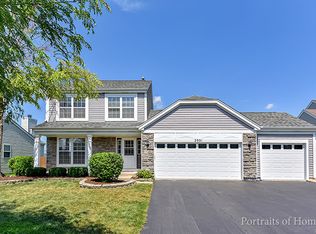 2951 Deerpath Ct, Carpentersville, IL 60110