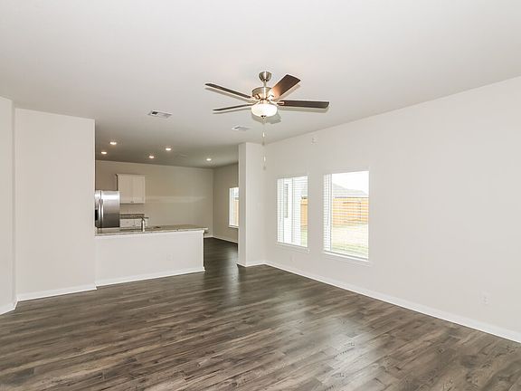 5th image of 413 Polly Grove Dr