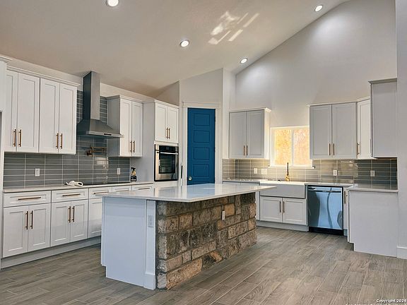 5th image of 279 PRAIRIE TEA LN