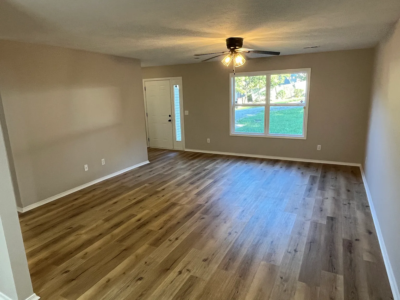 3 bed, 1230 sqft, $1,600 — Photo 3