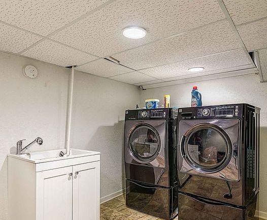 4th image of 920 Clark St #A