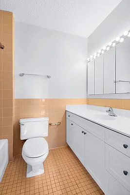 Rented by Cooper & Cooper Real Estate | media 27