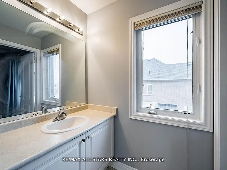 138 Yakefarm Blvd — Photo 24