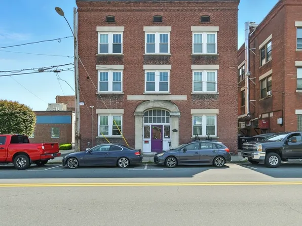 11 Conway St, Greenfield, MA 01301