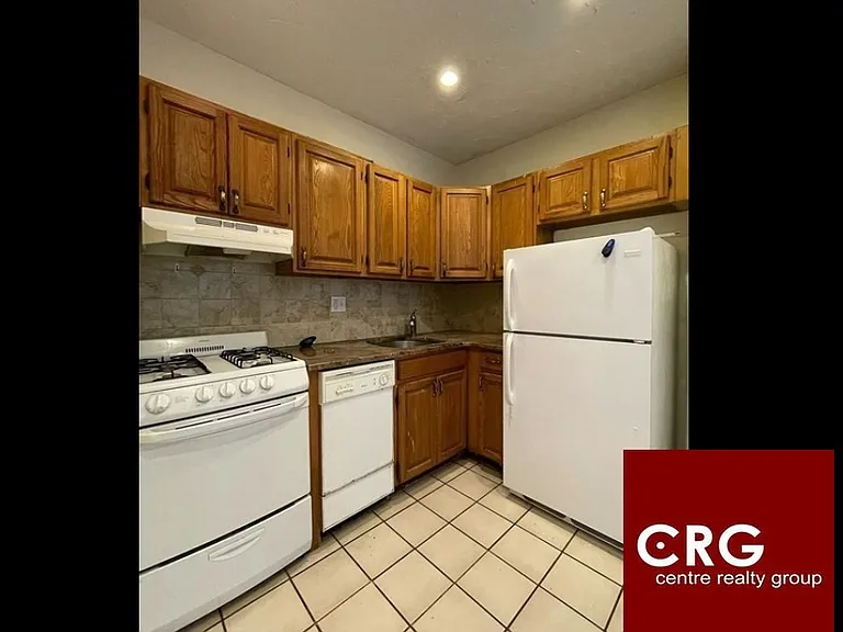 240 Kelton St #10 — Photo 5