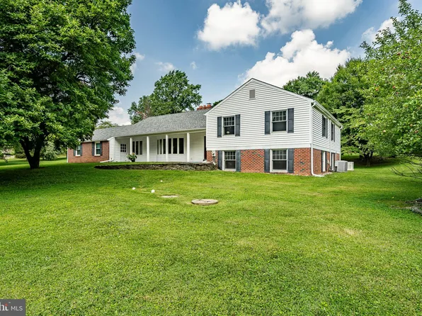 13 Orchard Ln, Glen Mills, PA 19342