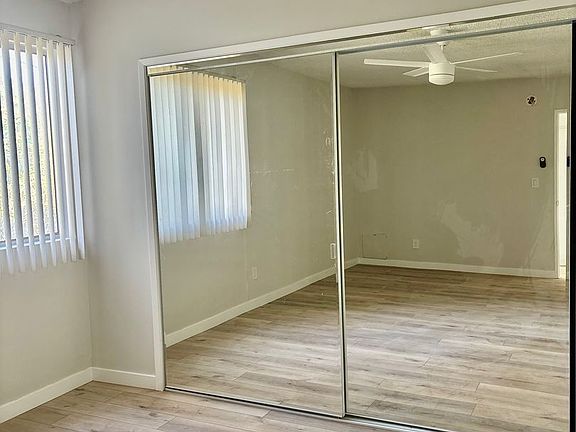 5th image of 11002-11010 Rose Ave #211