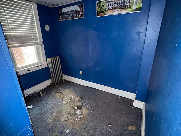 4th image of 1415 W King St