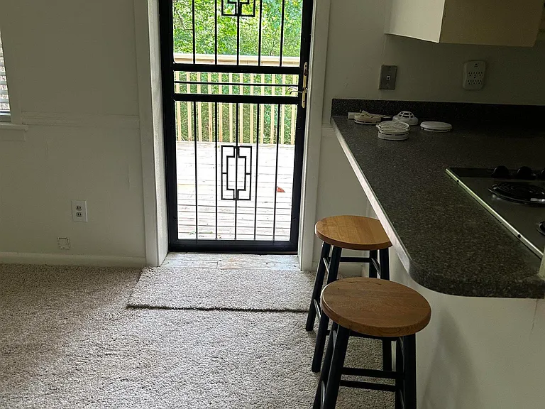 531 Tinker St — Photo 6