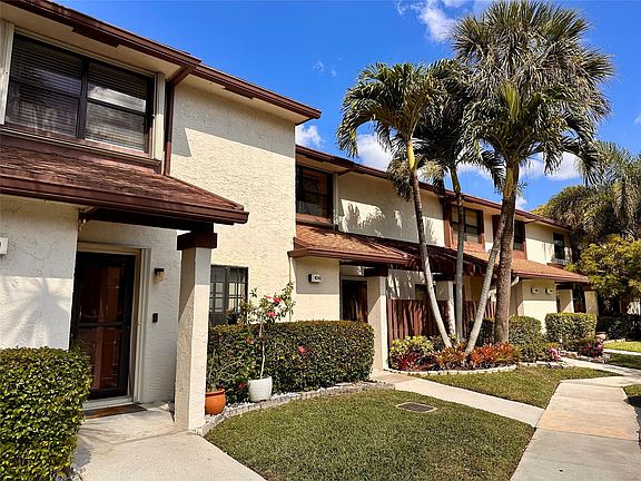 2nd image of 4340 Carambola Circle