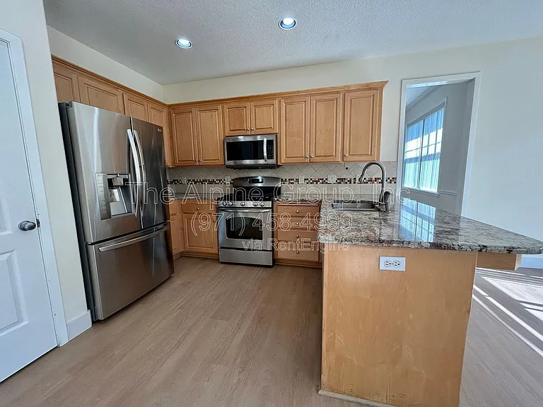 351 NW Kotrik Pl — Photo 20