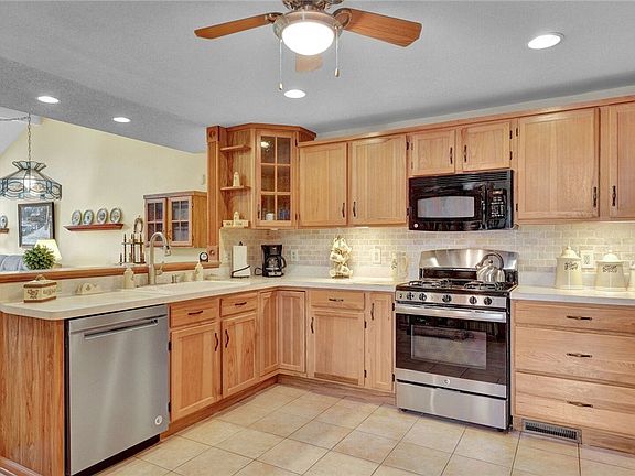5th image of 4274 Tisbury Ln