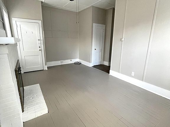 3rd image of 10 Lincoln Ave APT 4