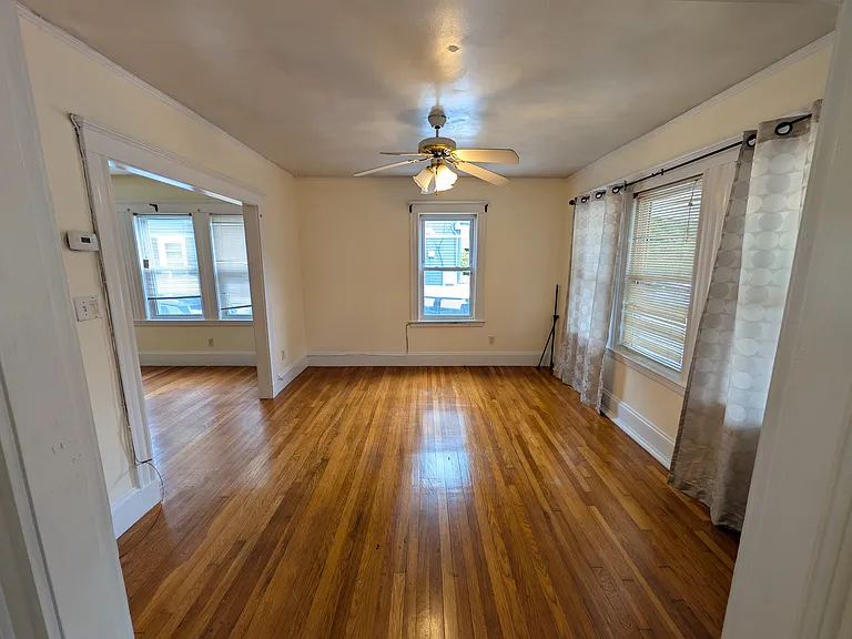 823 Canterbury St — Photo 3
