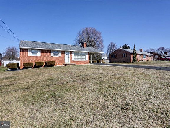 3rd image of 383 Catharine St