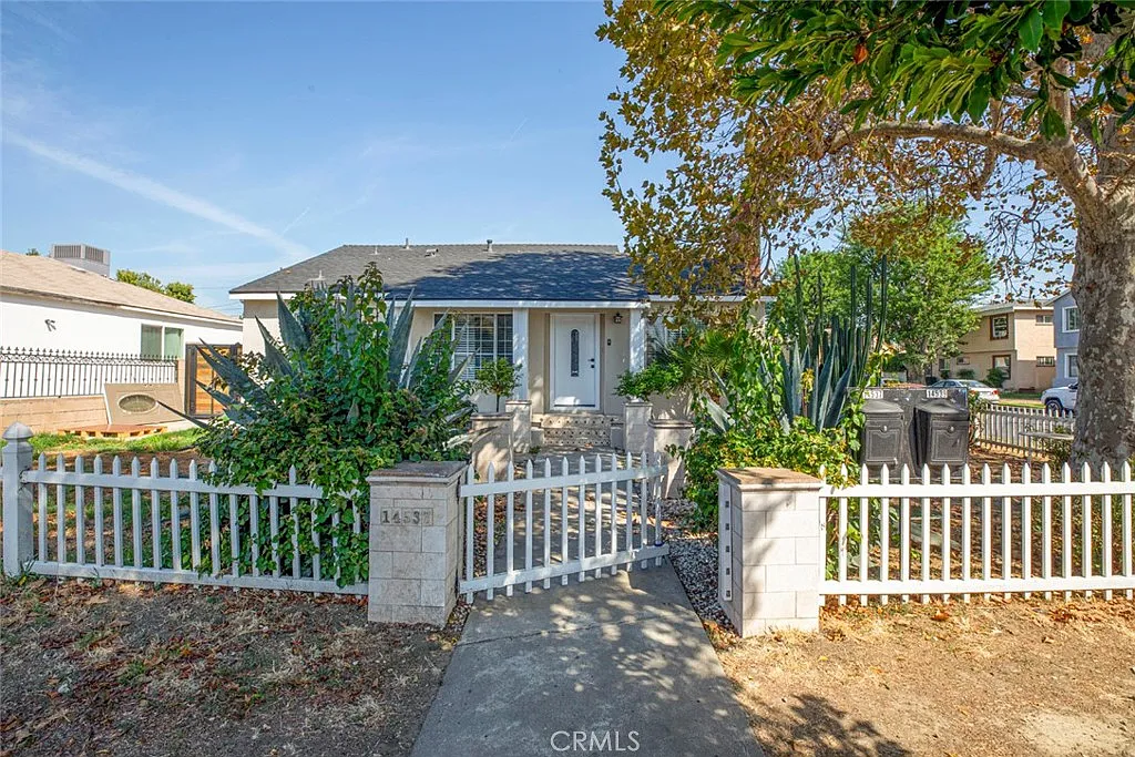 3 bed, 1225 sqft, $3,500 — Photo 1