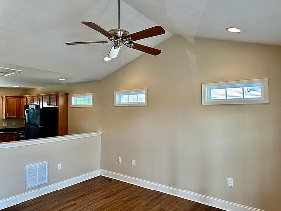 5th image of 2312 Belle Ave NE #B