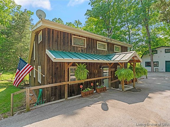 2nd image of 2421 N Dogwood Circle