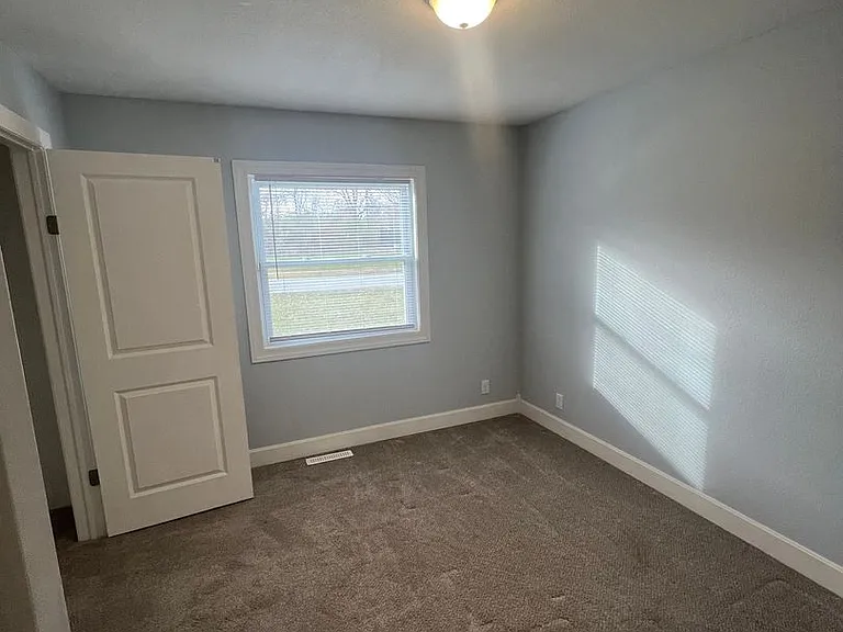804 N Oak St — Photo 11