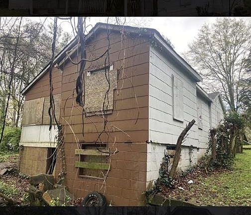 3rd image of 119 Polar Rock Rd SW