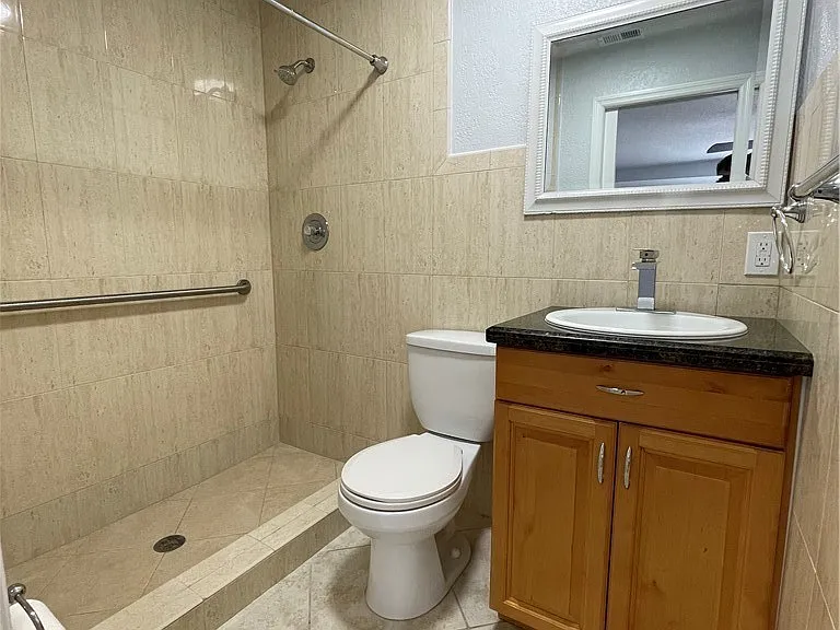 4132 SW 7th Pl #4132 — Photo 7