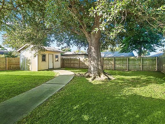 5th image of 384 Hester Dr