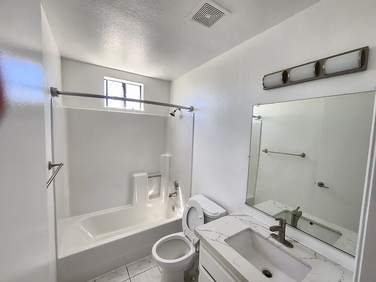 3405 Linden Ave — Photo 8