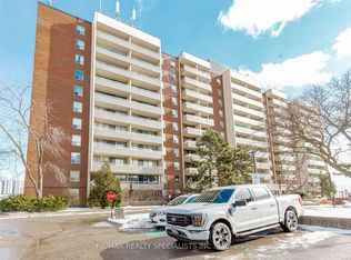 1 Four Winds Dr #106, Toronto, ON M3J 2T1