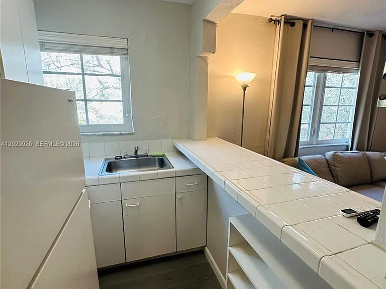 260 Euclid Ave #27 — Photo 10