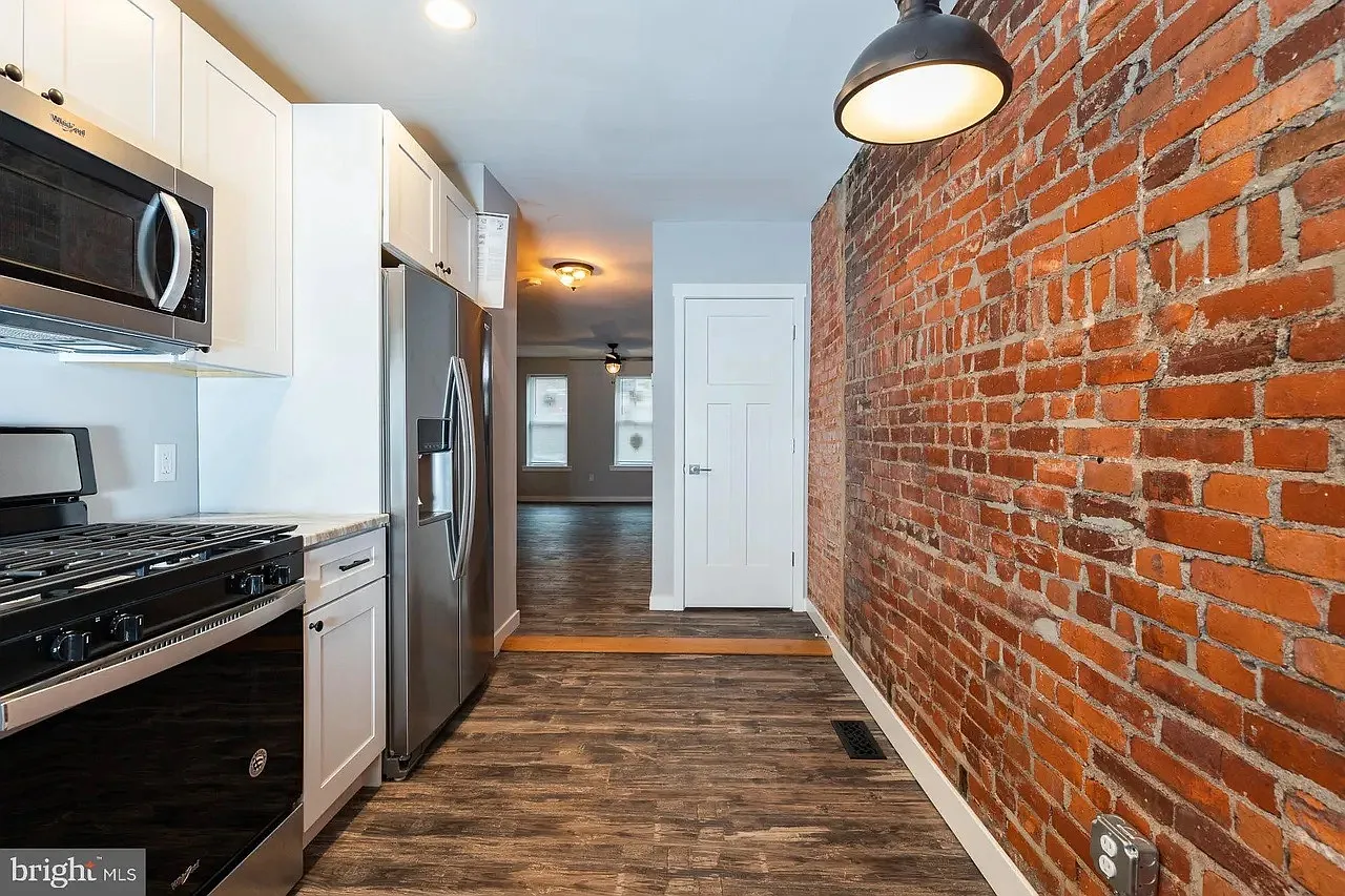2 bed, 1.5 bath, 950 sqft, $1,750 — Photo 4