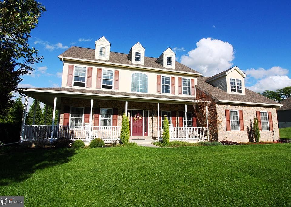 1st image of 11 Devonshire Dr