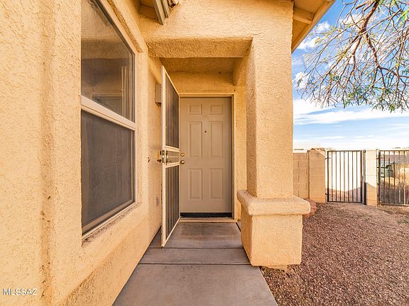 3rd image of 2246 W Painted Sunset Cir