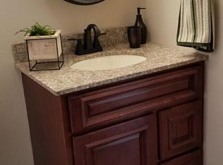 1 Country Glen Dr, Ona, WV 25545