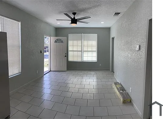 3319 Morales St — Photo 8