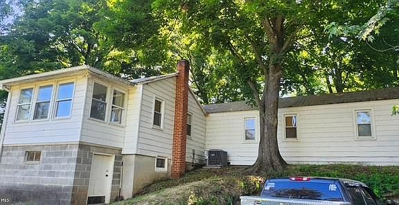 3rd image of 81 Norris Ln