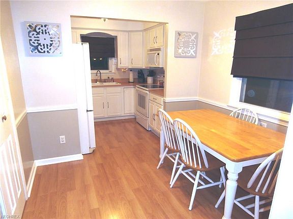 2nd image of 29423 Fairway Blvd