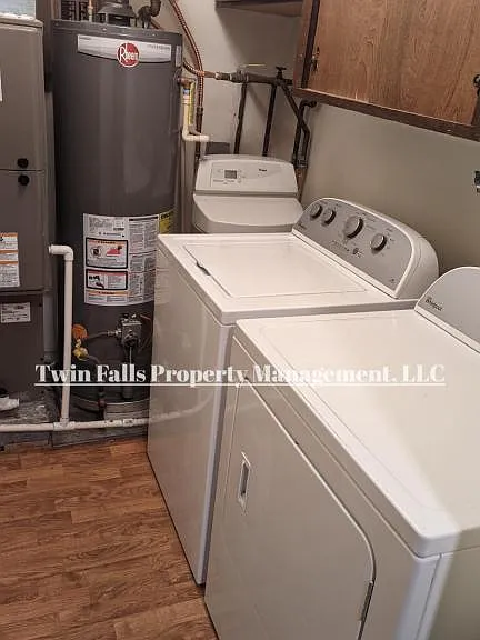 2121 Sherry Cir — Photo 9