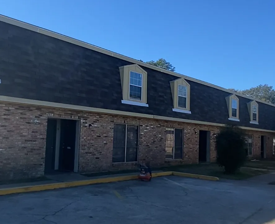 2401 NW Evangeline Thwy