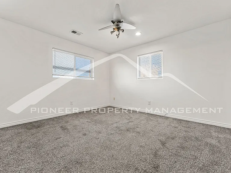 6634 Julian St — Photo 11