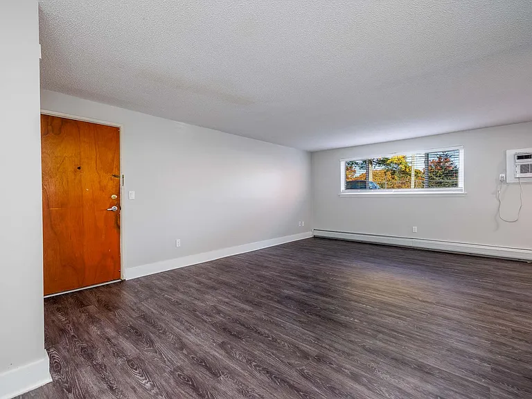 Northside Manor Apartments — Photo 22