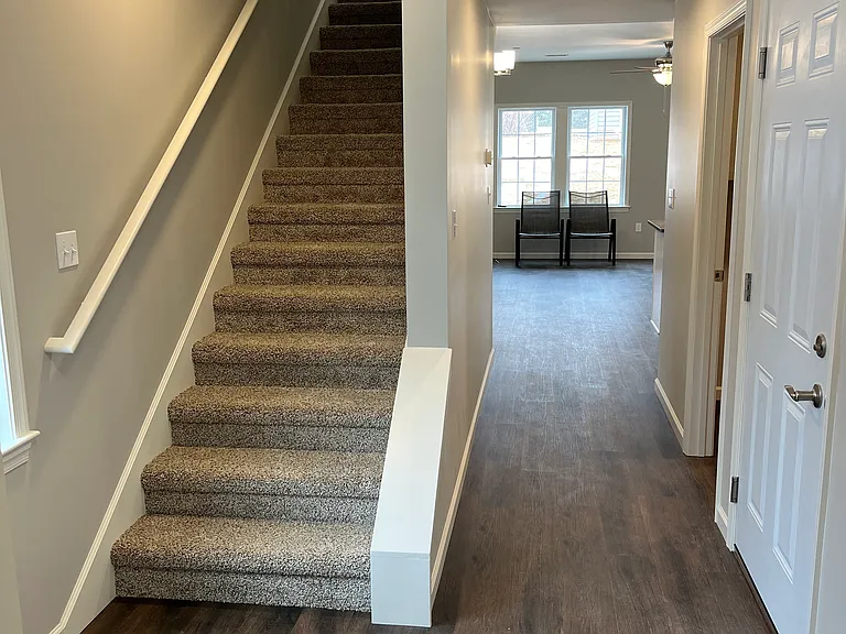 234 N Colonial Dr — Photo 3