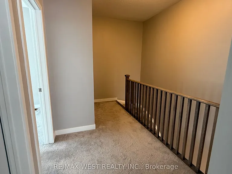 1 Allward St — Photo 16