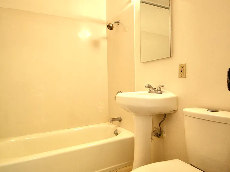 16318 Maubert Ave #D — Photo 16